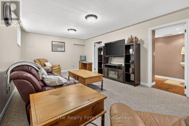 35 BEECH BOULEVARD Tillsonburg Ontario photo 19
