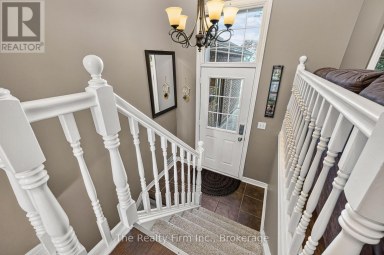 35 BEECH BOULEVARD Tillsonburg Ontario photo 5
