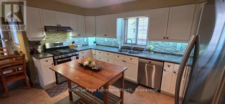 25 MARINA CRESCENT, Collingwood, Ontario, L9Y5H1