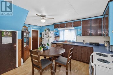 137 FOURTH STREET Midland Ontario photo 3