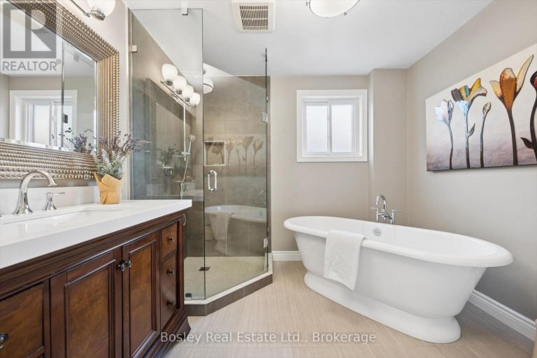 1217 SUGAR MAPLE COURT, Mississauga (Rathwood), Ontario, L4W4P6