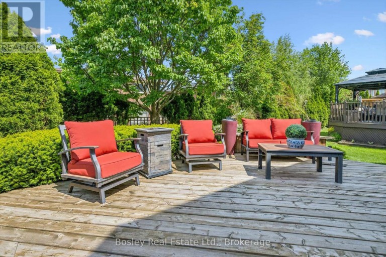1217 SUGAR MAPLE COURT, Mississauga (Rathwood), Ontario, L4W4P6