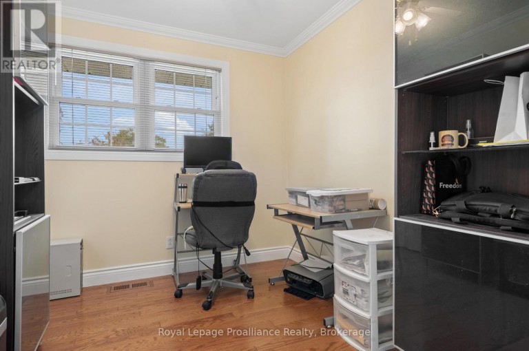 28 SHONIKER AVENUE, Quinte West (Trenton Ward), Ontario, K8V2B5