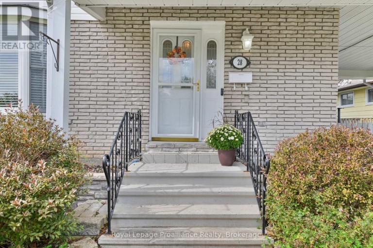 28 SHONIKER AVENUE, Quinte West (Trenton Ward), Ontario, K8V2B5