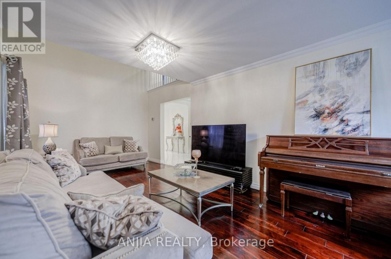 39 MILLCROFT WAY, Vaughan (Brownridge), Ontario, L4J6P2