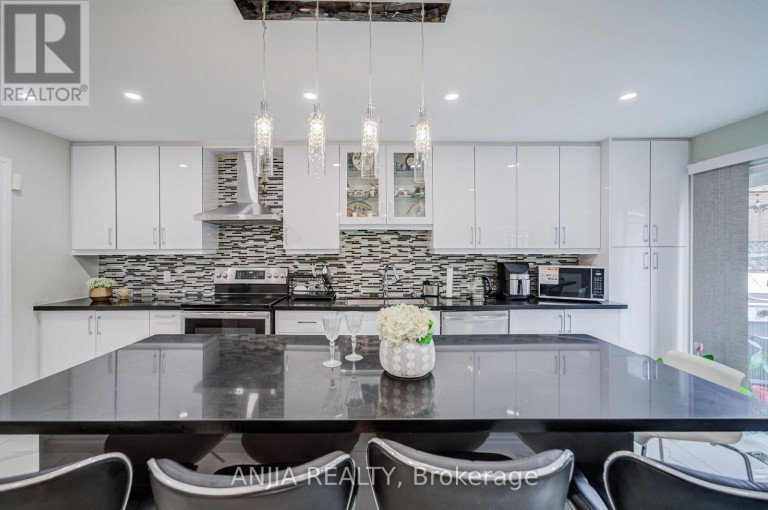 39 MILLCROFT WAY, Vaughan (Brownridge), Ontario, L4J6P2