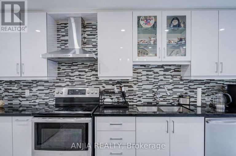 39 MILLCROFT WAY, Vaughan (Brownridge), Ontario, L4J6P2