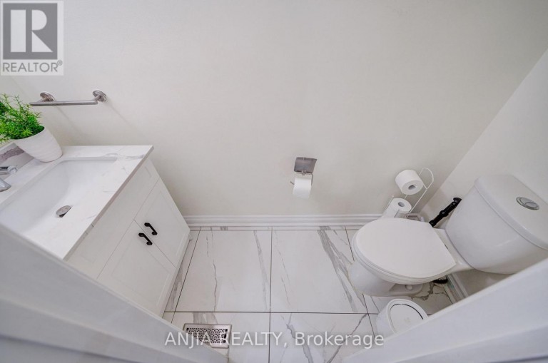 39 MILLCROFT WAY, Vaughan (Brownridge), Ontario, L4J6P2