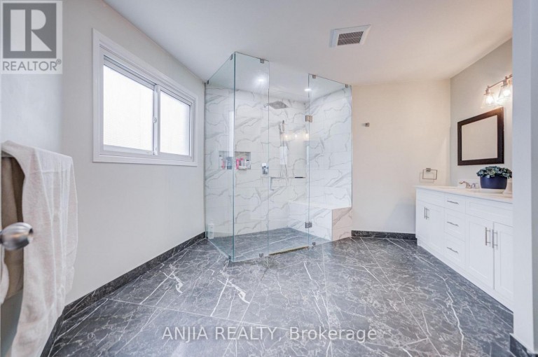 39 MILLCROFT WAY, Vaughan (Brownridge), Ontario, L4J6P2