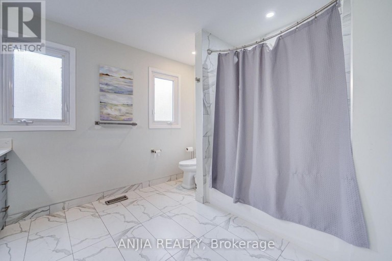 39 MILLCROFT WAY, Vaughan (Brownridge), Ontario, L4J6P2