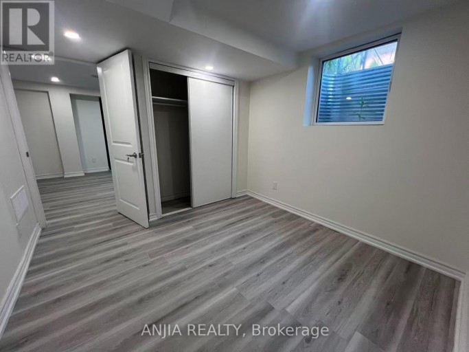 39 MILLCROFT WAY, Vaughan (Brownridge), Ontario, L4J6P2
