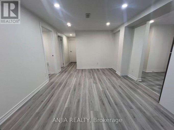 39 MILLCROFT WAY, Vaughan (Brownridge), Ontario, L4J6P2