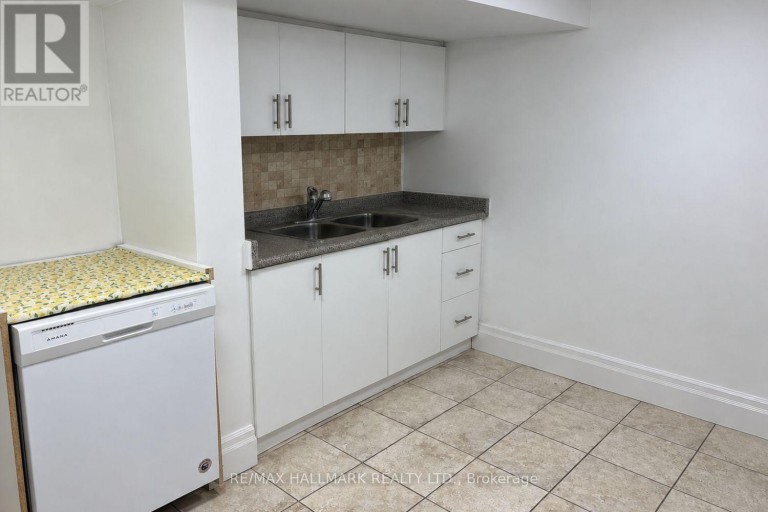 BSMT - 102 MURRAY DRIVE, Aurora (Aurora Highlands), Ontario, L4G2C5