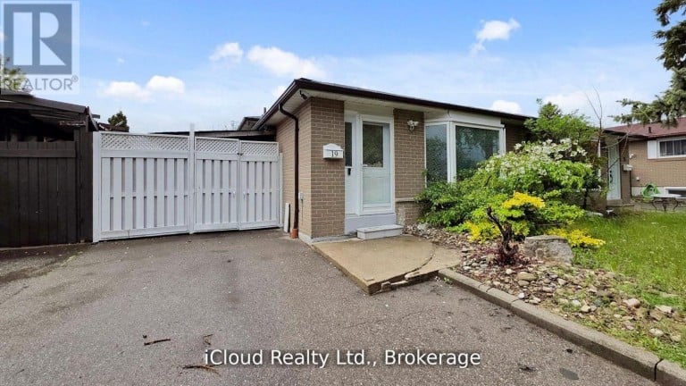 19 FLAMINGO CRESCENT, Brampton (Southgate), Ontario, L6T2G4