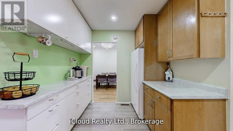 19 FLAMINGO CRESCENT, Brampton (Southgate), Ontario, L6T2G4