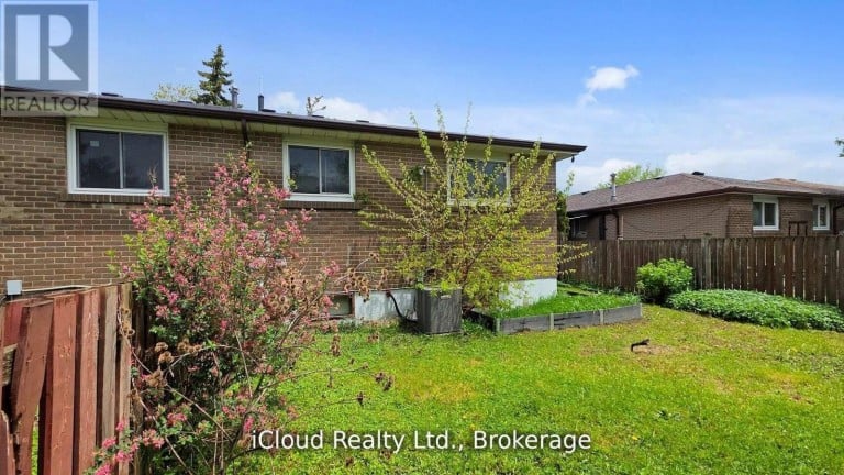 19 FLAMINGO CRESCENT, Brampton (Southgate), Ontario, L6T2G4
