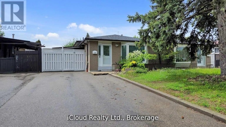 19 FLAMINGO CRESCENT, Brampton (Southgate), Ontario, L6T2G4