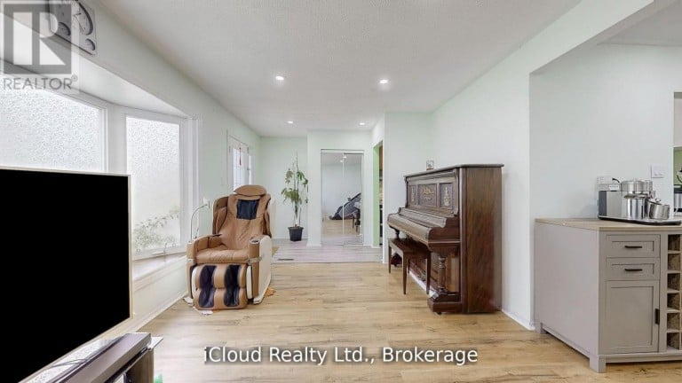 19 FLAMINGO CRESCENT, Brampton (Southgate), Ontario, L6T2G4
