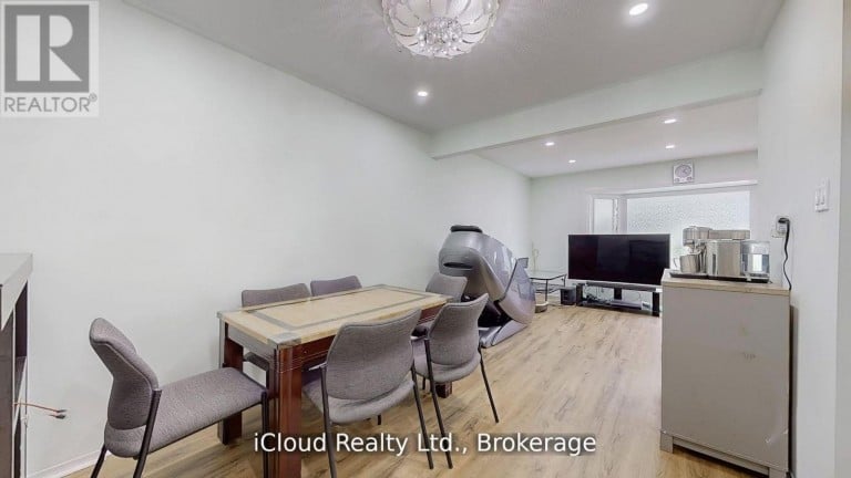 19 FLAMINGO CRESCENT, Brampton (Southgate), Ontario, L6T2G4