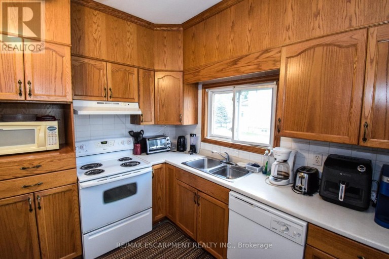 264 HELLEMS AVENUE, Welland (Welland Downtown), Ontario, L3B3B7