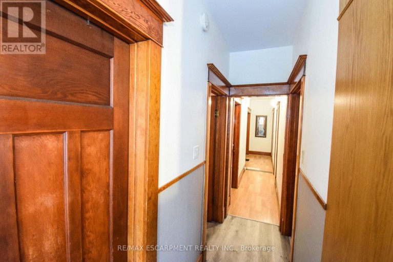 264 HELLEMS AVENUE, Welland (Welland Downtown), Ontario, L3B3B7