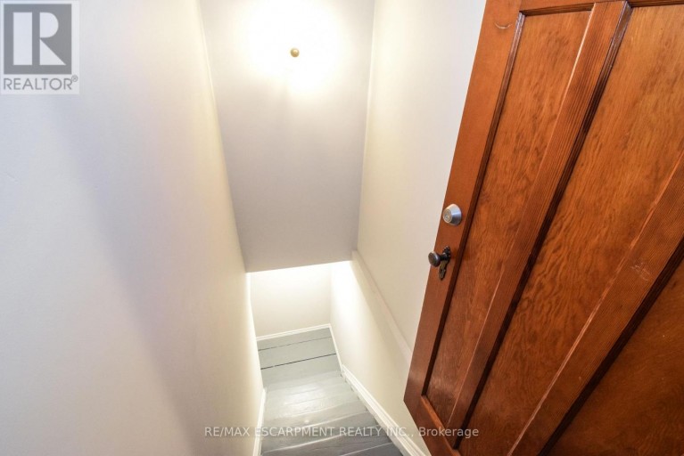 264 HELLEMS AVENUE, Welland (Welland Downtown), Ontario, L3B3B7