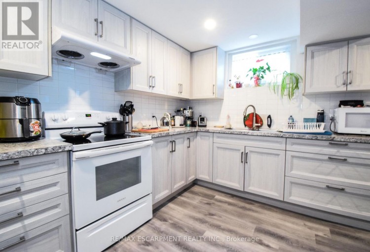 264 HELLEMS AVENUE, Welland (Welland Downtown), Ontario, L3B3B7