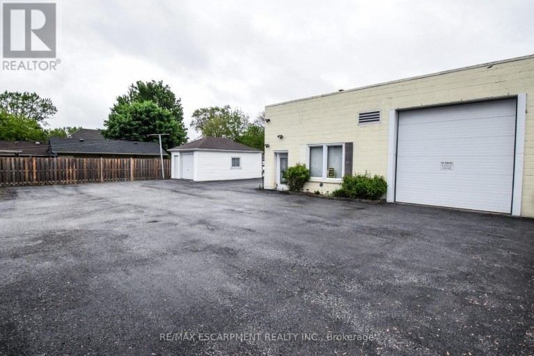 264 HELLEMS AVENUE, Welland (Welland Downtown), Ontario, L3B3B7