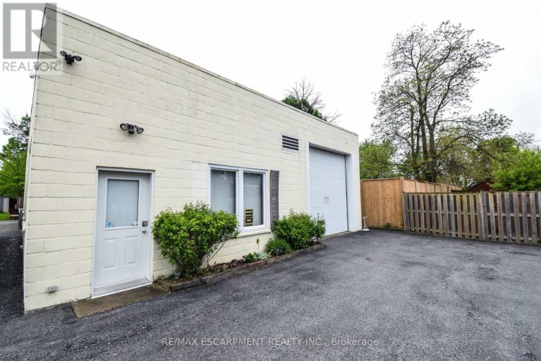 264 HELLEMS AVENUE, Welland (Welland Downtown), Ontario, L3B3B7