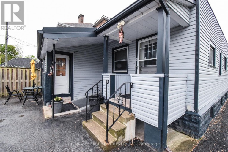 264 HELLEMS AVENUE, Welland (Welland Downtown), Ontario, L3B3B7