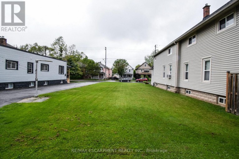 258 HELLEMS AVENUE, Welland (Welland Downtown), Ontario, L3B3B7