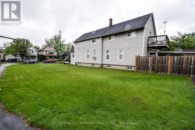 258 HELLEMS AVENUE, Welland (Welland Downtown), Ontario, L3B3B7