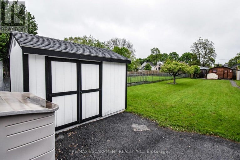 258 HELLEMS AVENUE, Welland (Welland Downtown), Ontario, L3B3B7