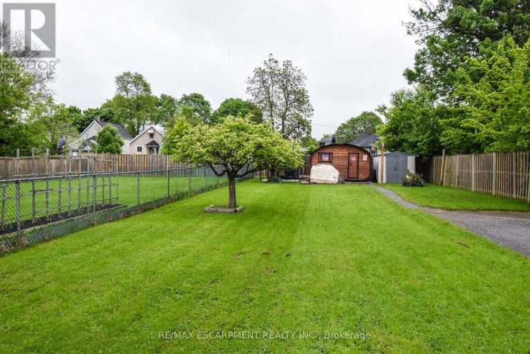 258 HELLEMS AVENUE, Welland (Welland Downtown), Ontario, L3B3B7