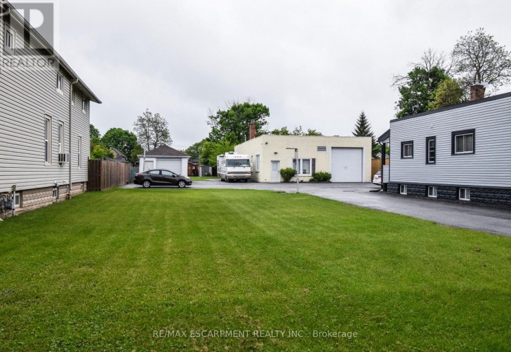 258 HELLEMS AVENUE, Welland (Welland Downtown), Ontario, L3B3B7