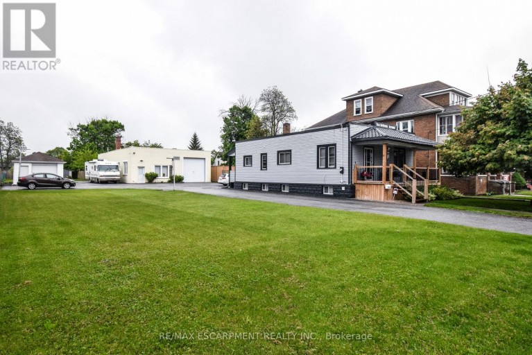 258 HELLEMS AVENUE, Welland (Welland Downtown), Ontario, L3B3B7