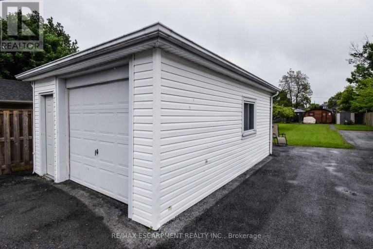 258 HELLEMS AVENUE, Welland (Welland Downtown), Ontario, L3B3B7