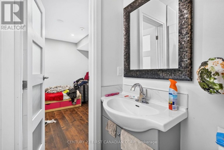 569 CHEAPSIDE STREET, London East (East B), Ontario, N5Y3X7