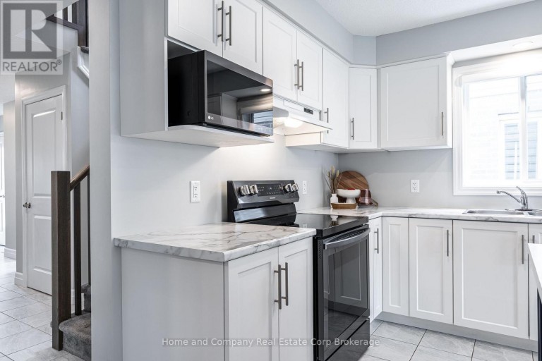 40 ROBERTSON DR DRIVE, Stratford, Ontario, N5A0J5