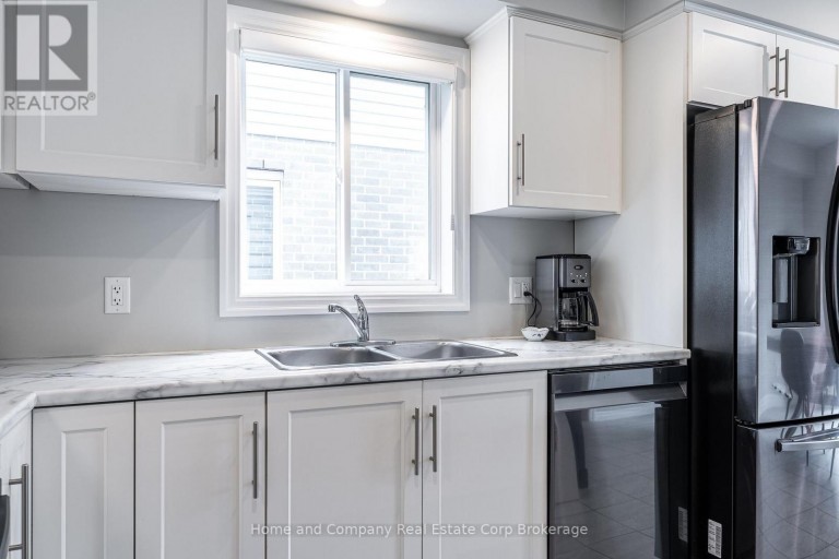 40 ROBERTSON DR DRIVE, Stratford, Ontario, N5A0J5