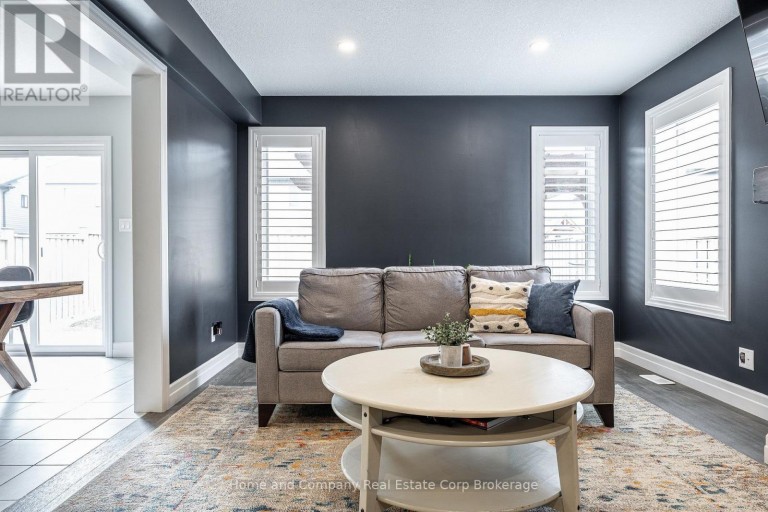 40 ROBERTSON DR DRIVE, Stratford, Ontario, N5A0J5