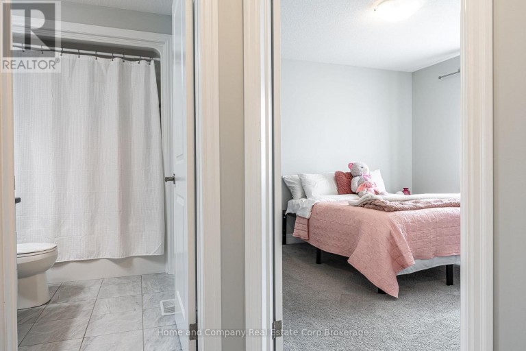 40 ROBERTSON DR DRIVE, Stratford, Ontario, N5A0J5
