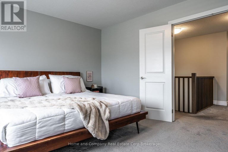40 ROBERTSON DR DRIVE, Stratford, Ontario, N5A0J5