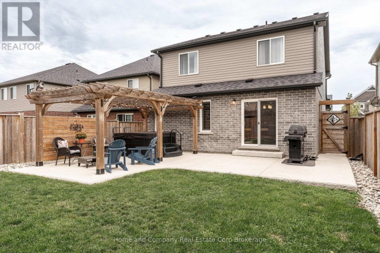40 ROBERTSON DR DRIVE, Stratford, Ontario, N5A0J5