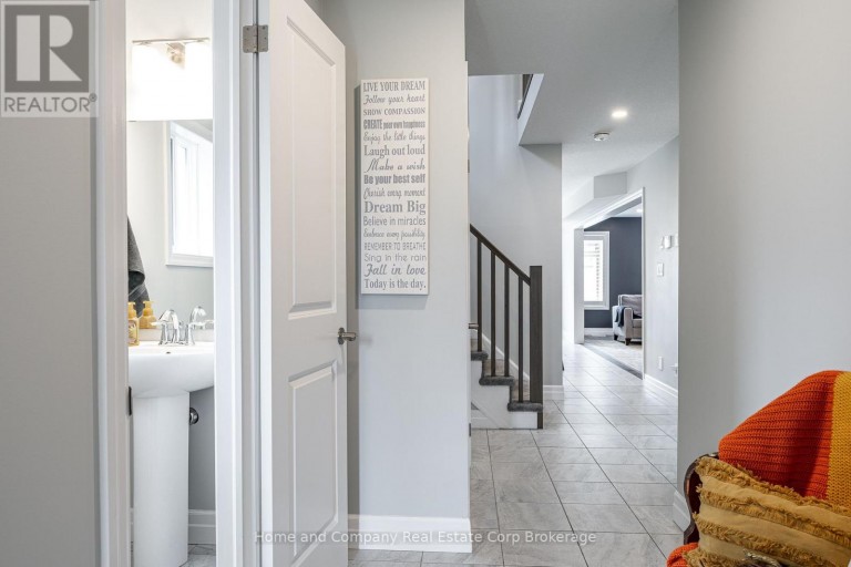 40 ROBERTSON DR DRIVE, Stratford, Ontario, N5A0J5