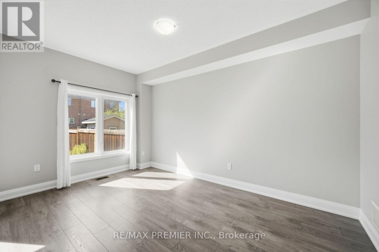 72 LUISA STREET, Bradford West Gwillimbury (Bradford), Ontario, L3Z0P1