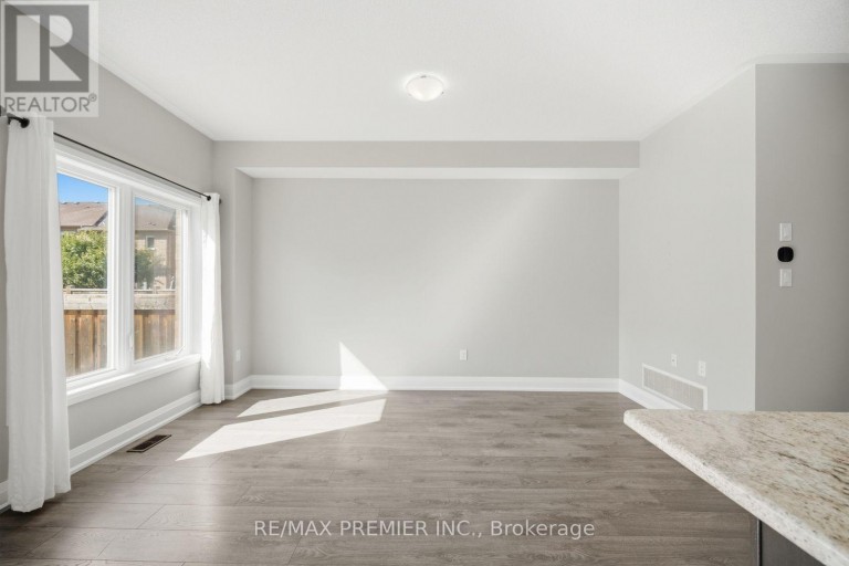 72 LUISA STREET, Bradford West Gwillimbury (Bradford), Ontario, L3Z0P1