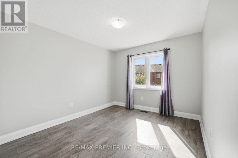 72 LUISA STREET, Bradford West Gwillimbury (Bradford), Ontario, L3Z0P1