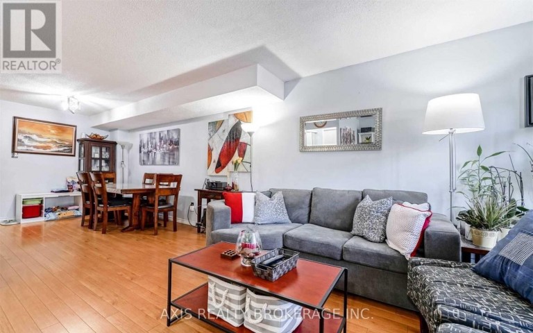 322 - 364 THE EAST MALL STREET, Toronto (Islington-City Centre West), Ontario, M9B6C5