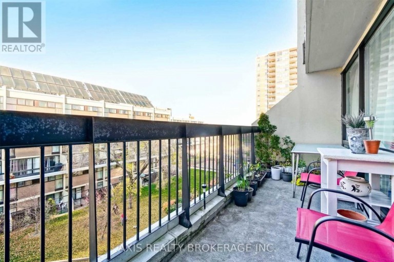 322 - 364 THE EAST MALL STREET, Toronto (Islington-City Centre West), Ontario, M9B6C5